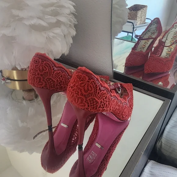 Authentic Gucci Virginia Pink Lace Pattern Pumps High Heels, size 8.5 - Picture 3 of 5